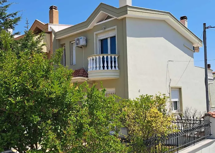 Modern Appartement PalaiónTsiflíkion